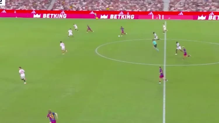 HATTRICK RAPHINHI!